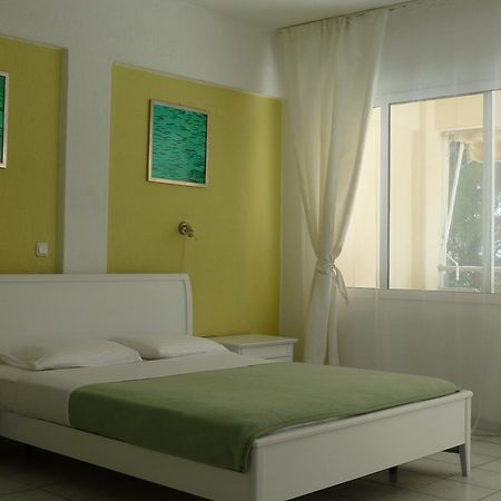Dryades Hotel Siviri Buitenkant foto