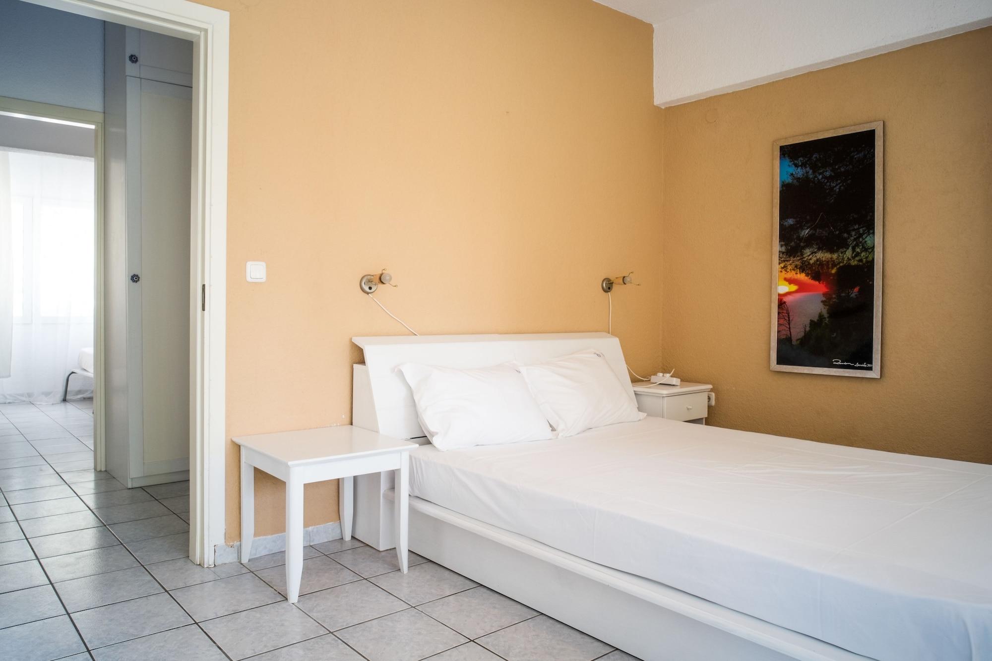 Dryades Hotel Siviri Buitenkant foto