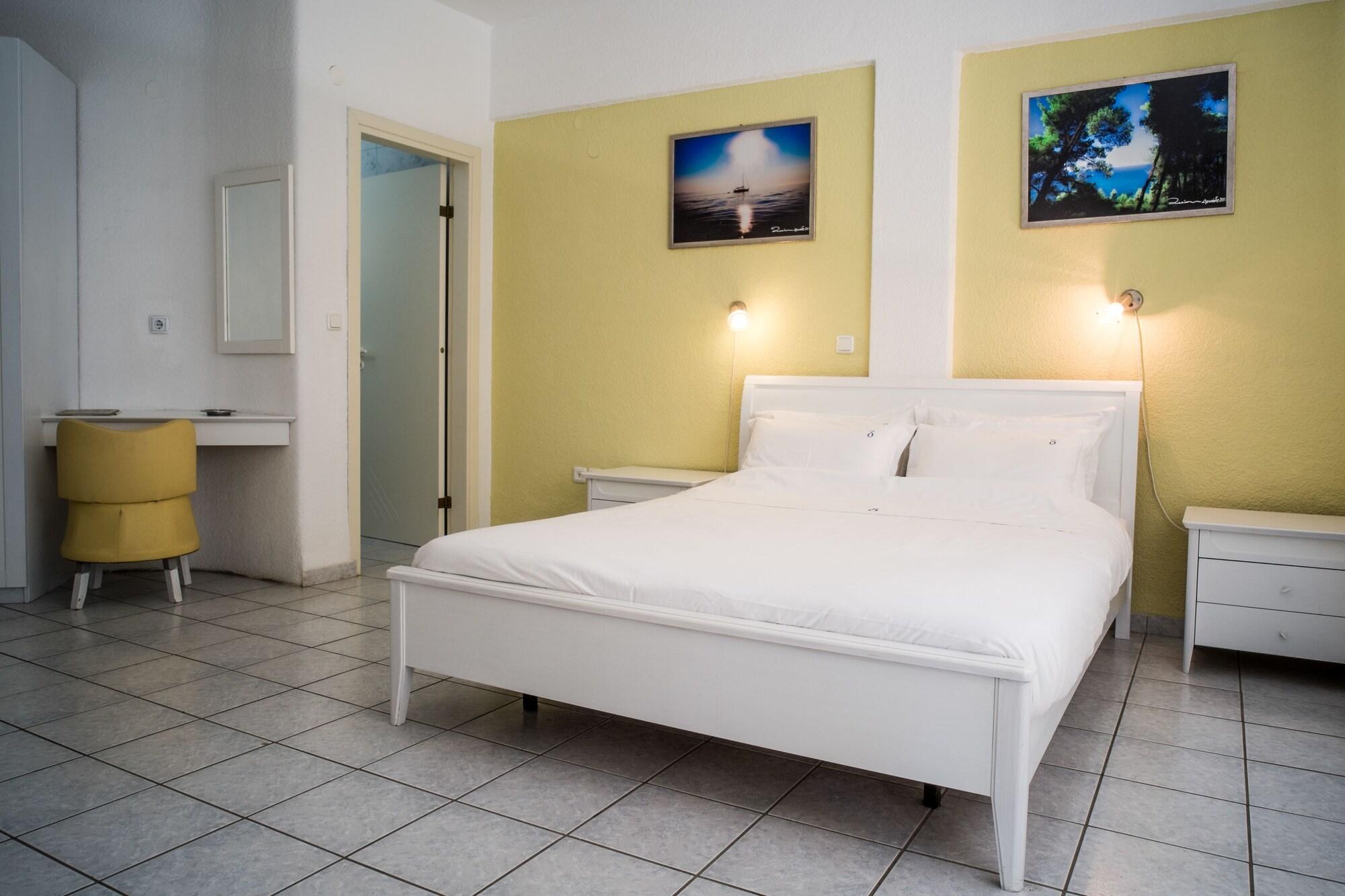 Dryades Hotel Siviri Buitenkant foto