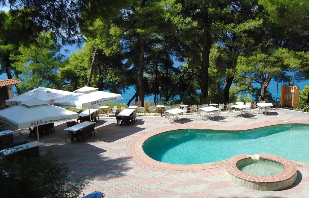 Dryades Hotel Siviri Buitenkant foto
