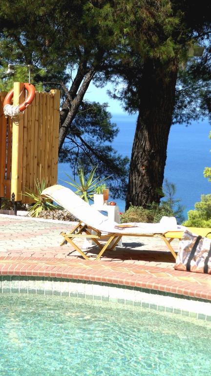 Dryades Hotel Siviri Buitenkant foto