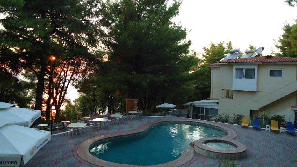 Dryades Hotel Siviri Buitenkant foto