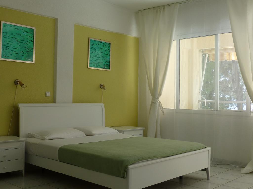 Dryades Hotel Siviri Buitenkant foto