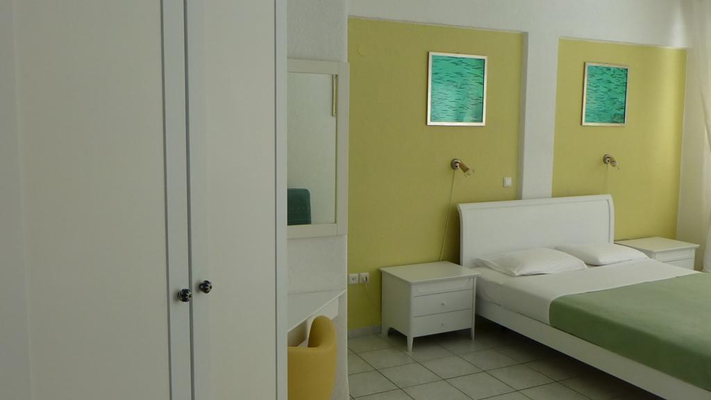 Dryades Hotel Siviri Buitenkant foto